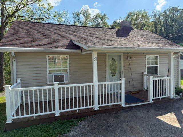 51 Hickory St, Ellsworth Boro, PA 15021
