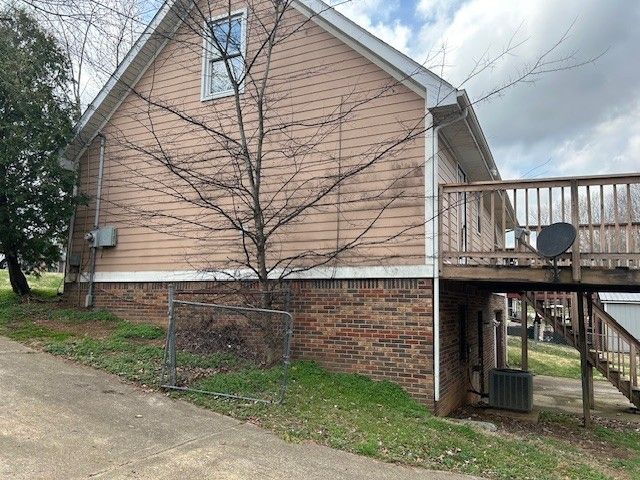 415 Beasley Dr, Clarksville, TN 37042