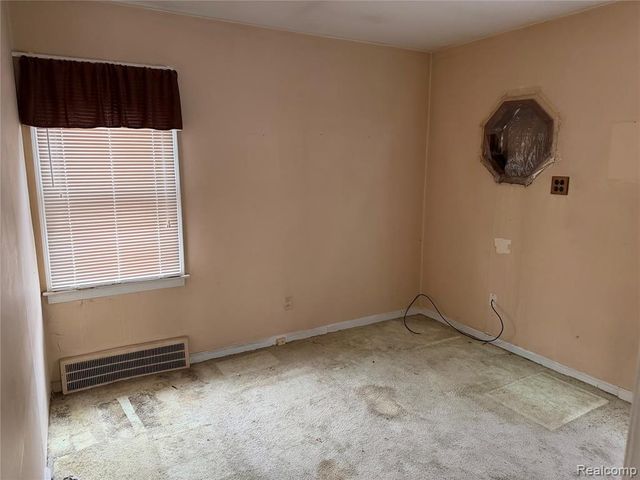 20048 Washtenaw Street, Harper Woods, MI 48225