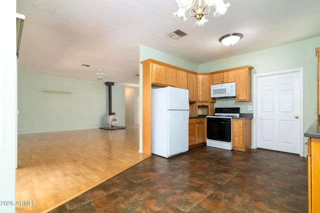 52162 E BLACK JACK Road, Miami, AZ 85539