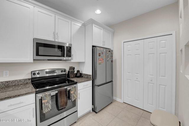 11287 ESTANCIA VILLA Circle 1205, Jacksonville, FL 32246