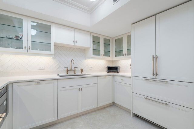 130 Sunrise Avenue 616, Palm Beach, FL 33480