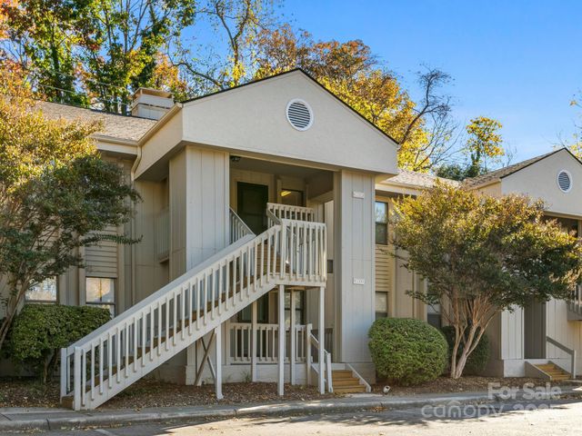 2604 Vineyard Boulevard, Asheville, NC 28805
