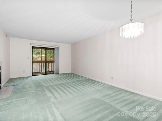 2604 Vineyard Boulevard, Asheville, NC 28805