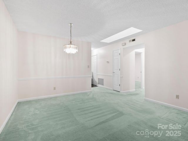 2604 Vineyard Boulevard, Asheville, NC 28805