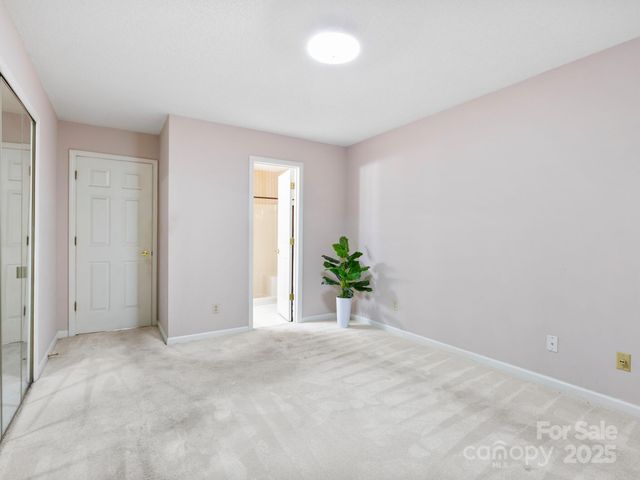 2604 Vineyard Boulevard, Asheville, NC 28805