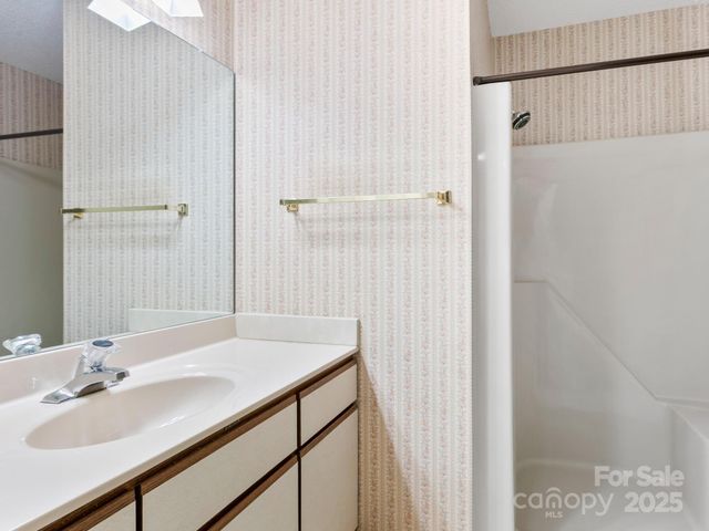 2604 Vineyard Boulevard, Asheville, NC 28805