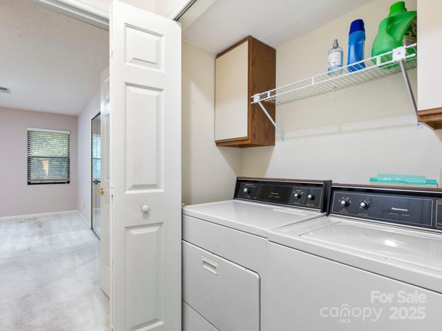 2604 Vineyard Boulevard, Asheville, NC 28805