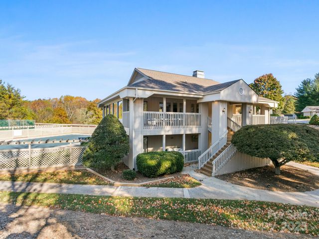 2604 Vineyard Boulevard, Asheville, NC 28805