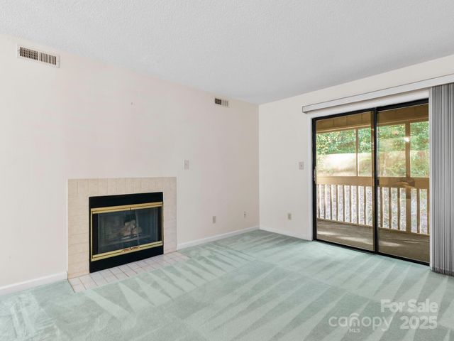 2604 Vineyard Boulevard, Asheville, NC 28805