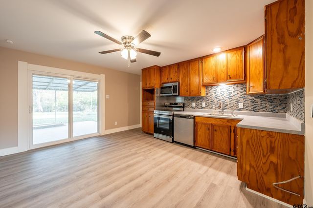 2300 Glenview, Tyler, TX 75701