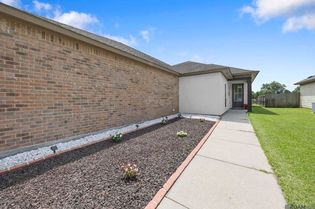 1215 Madrid Ave, St Gabriel, LA 70776