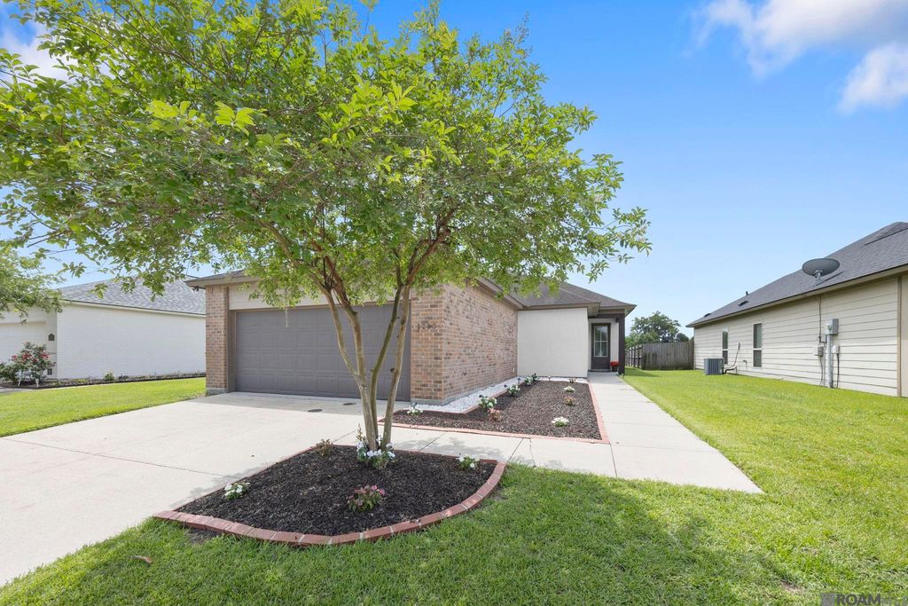 1215 Madrid Ave, St Gabriel, LA 70776