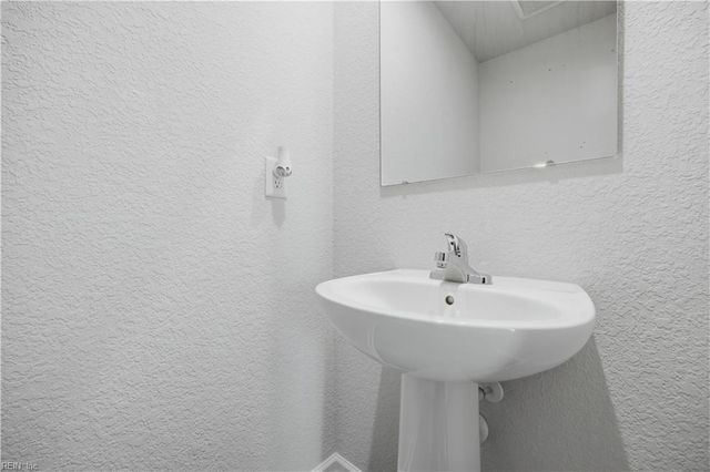 109 Good Hope LN, Portsmouth, VA 23701