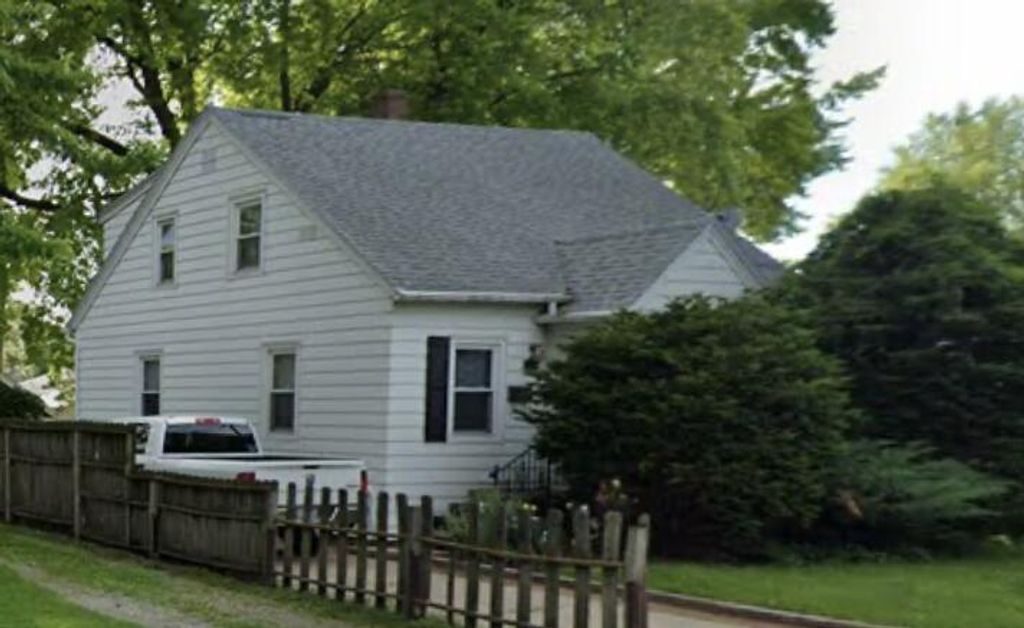 1221 Evans STREET, Oshkosh, WI 54901