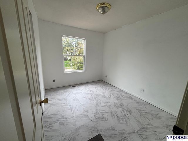 8005 Bauman Avenue, Omaha, NE 68122