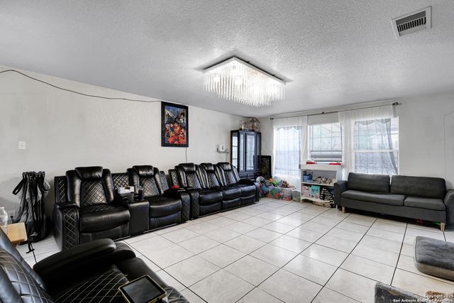 1515 Agency Point, San Antonio, TX 78245