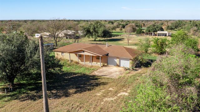 230 County Road 422, Bartlett, TX 76511
