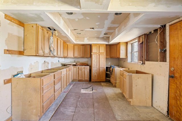 230 County Road 422, Bartlett, TX 76511