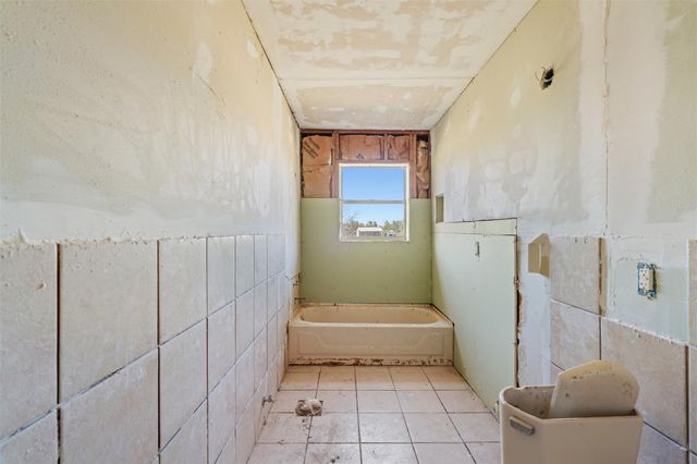 230 County Road 422, Bartlett, TX 76511