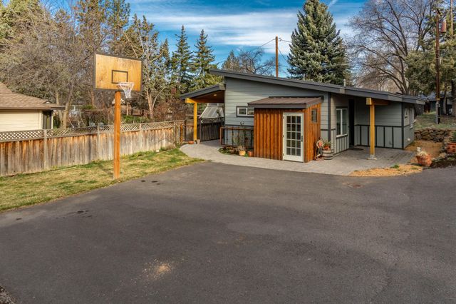 558 NE Lafayette Avenue, Bend, OR 97701