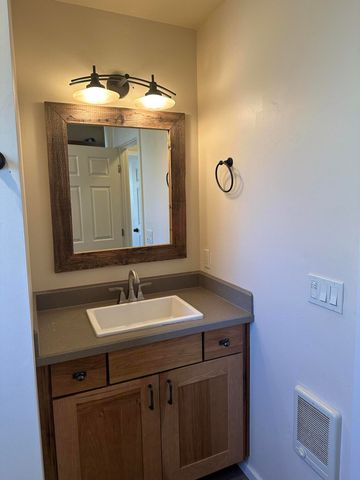 558 NE Lafayette Avenue, Bend, OR 97701