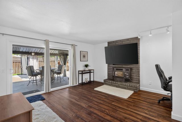 8697 Quail Oak Way, Orangevale, CA 95662