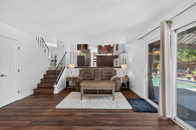8697 Quail Oak Way, Orangevale, CA 95662
