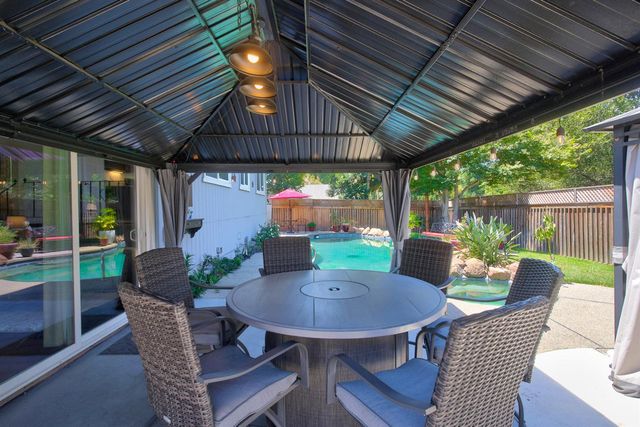 8697 Quail Oak Way, Orangevale, CA 95662