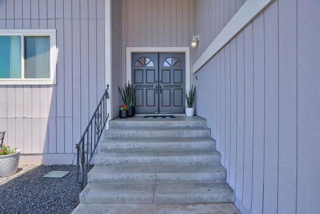 8697 Quail Oak Way, Orangevale, CA 95662