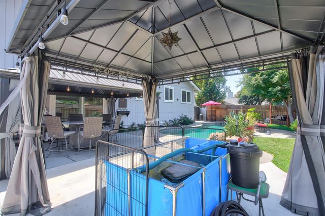 8697 Quail Oak Way, Orangevale, CA 95662