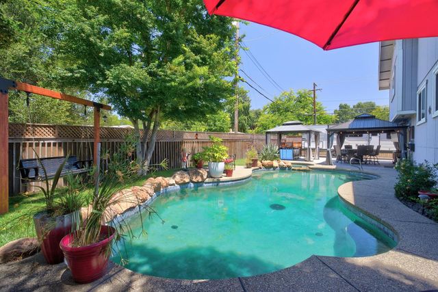8697 Quail Oak Way, Orangevale, CA 95662