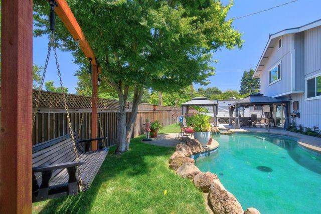 8697 Quail Oak Way, Orangevale, CA 95662