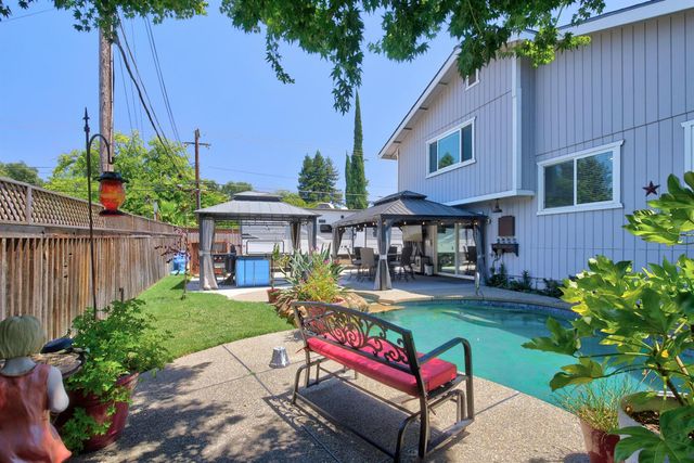 8697 Quail Oak Way, Orangevale, CA 95662