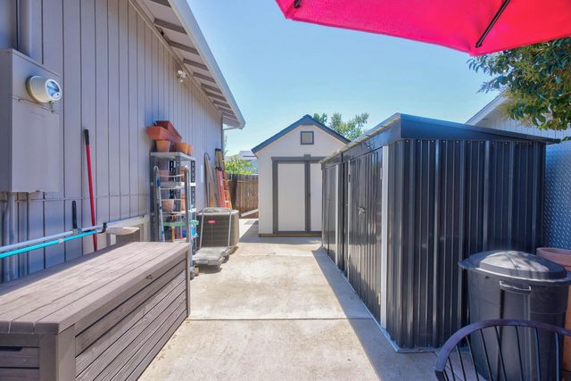 8697 Quail Oak Way, Orangevale, CA 95662