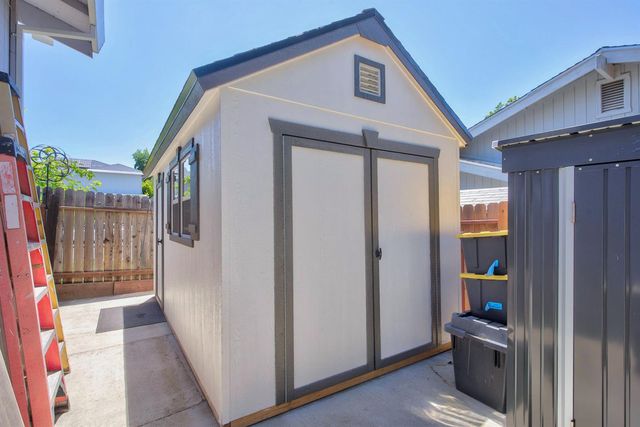 8697 Quail Oak Way, Orangevale, CA 95662