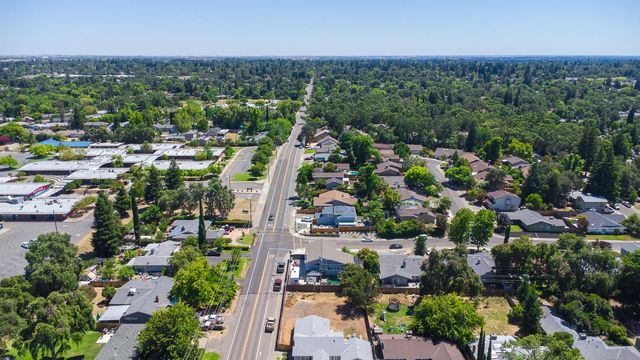 8697 Quail Oak Way, Orangevale, CA 95662