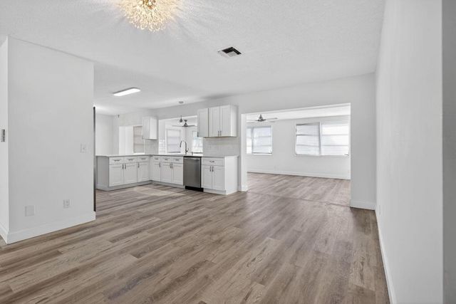 8776 SE Bahama Circle, Hobe Sound, FL 33455