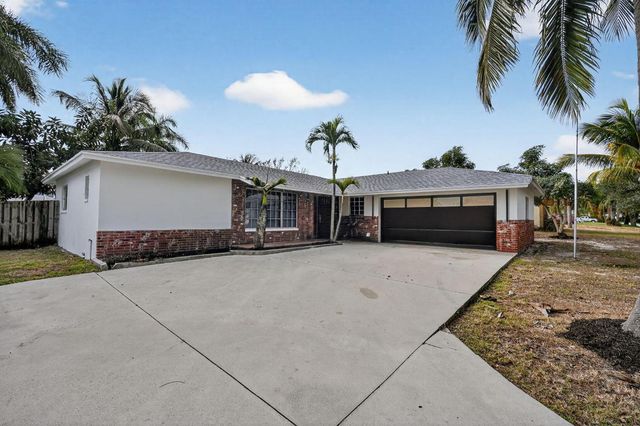 8776 SE Bahama Circle, Hobe Sound, FL 33455