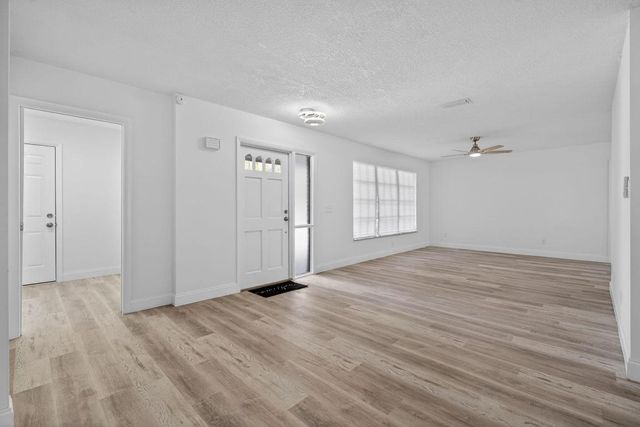 8776 SE Bahama Circle, Hobe Sound, FL 33455