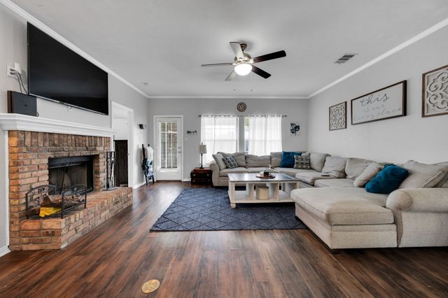 141 Country Drive, Waxahachie, TX 75165