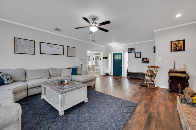 141 Country Drive, Waxahachie, TX 75165