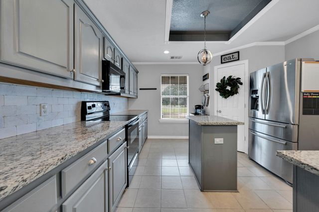 141 Country Drive, Waxahachie, TX 75165