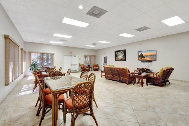 105 Paradise Harbour Boulevard 307, North Palm Beach, FL 33408