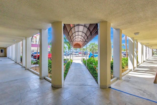 105 Paradise Harbour Boulevard 307, North Palm Beach, FL 33408