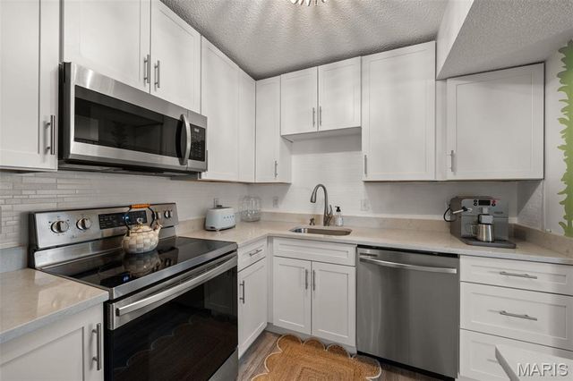 1541 E Swan Circle, Brentwood, MO 63144