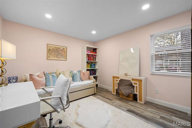 1541 E Swan Circle, Brentwood, MO 63144