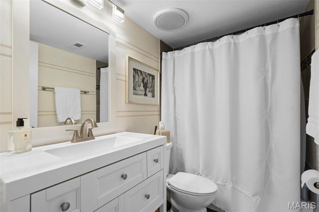 1541 E Swan Circle, Brentwood, MO 63144