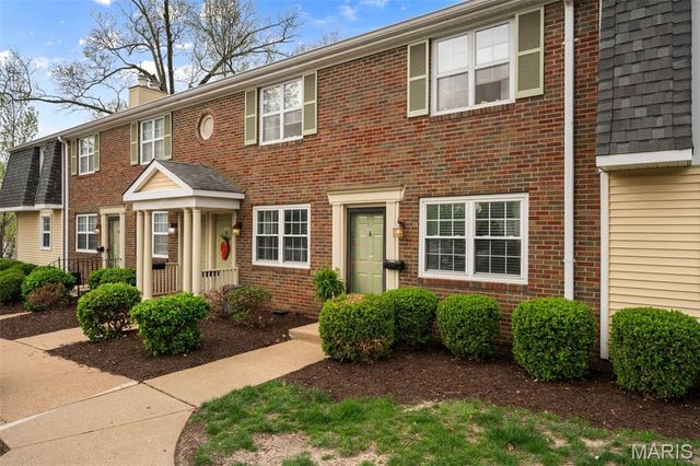 1541 E Swan Circle, Brentwood, MO 63144