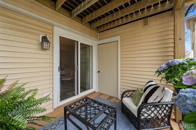 1541 E Swan Circle, Brentwood, MO 63144
